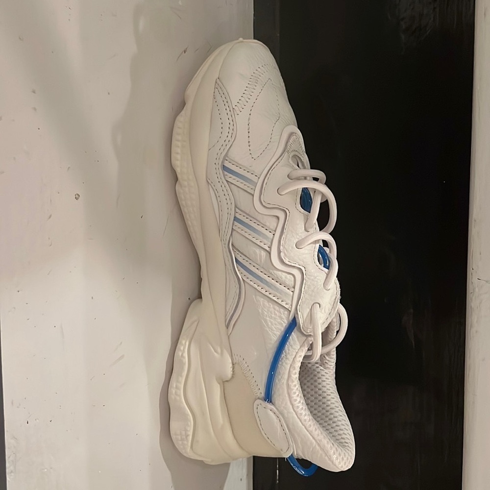 NWT NIB Ozweego adidas